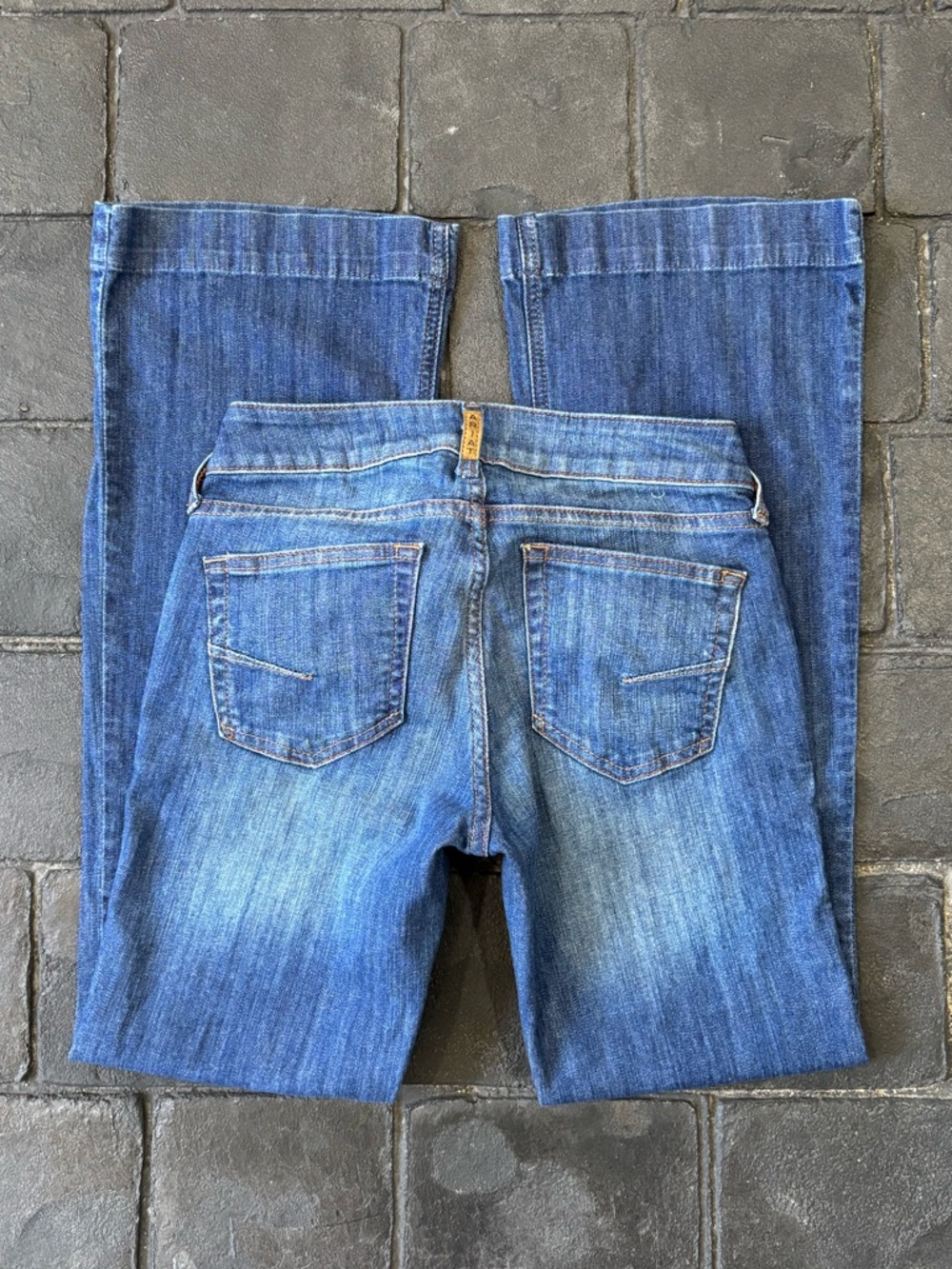 Ariat women’s Perfect Rise Bessie Slim Trouser Jeans Size 27S